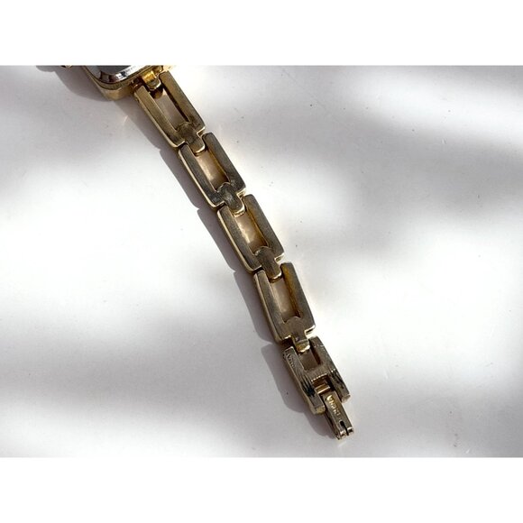 Gloria Vanderbilt GV II Gold T Ladies Vintage Wristwatch - 16mm - WORKS! - Picture 4 of 12